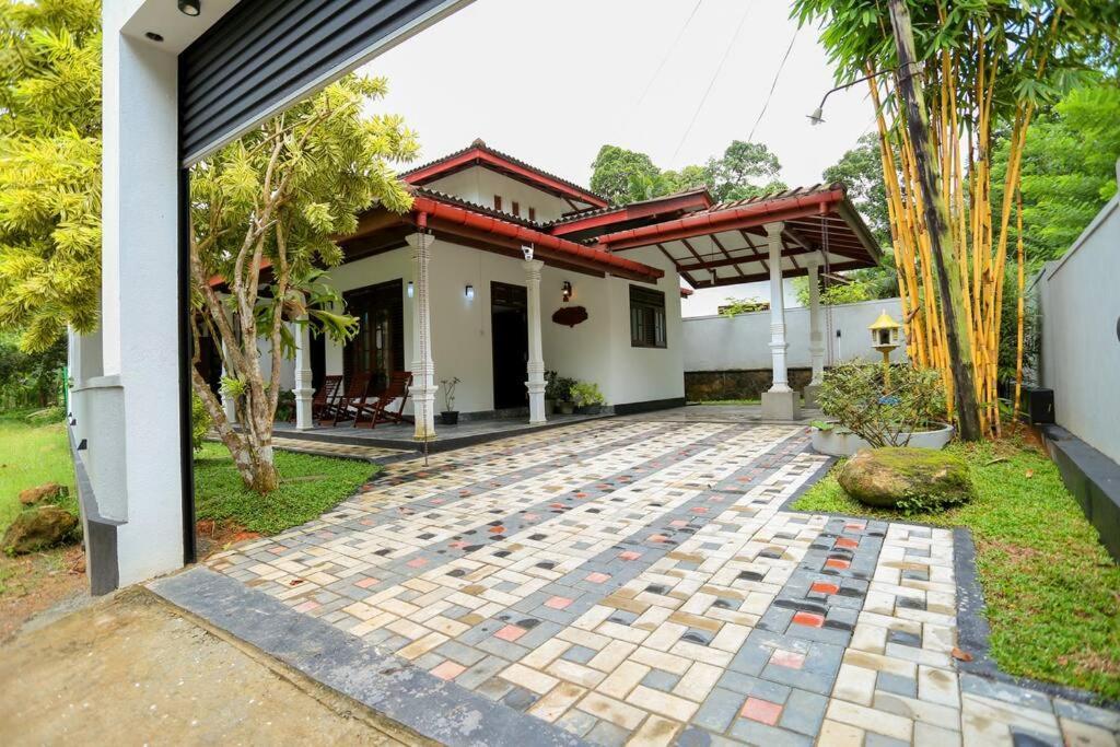 Bend White Villa Hikakduwa Hikkaduwa Exterior photo